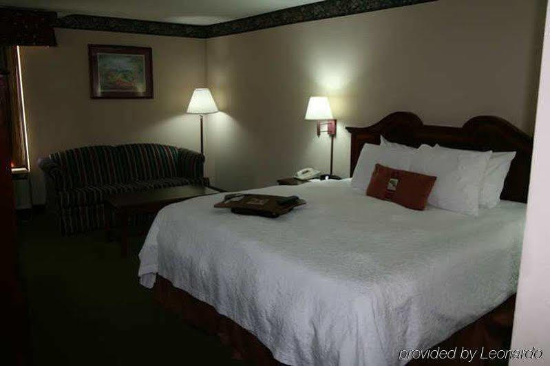 Hampton Inn Tullahoma Exterior photo